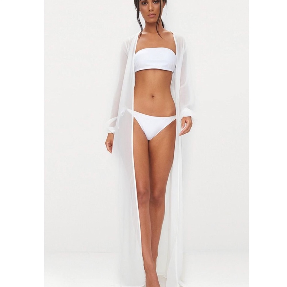 Pretty Little Thing PLT white cover up kimono